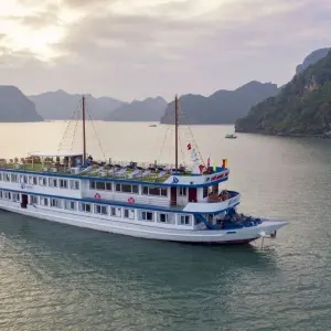 Explore 3-Day Cruise Exploring Halong and Lan Ha Bays with Kayaking for 3 days with Crossing Vietnam Tour and discover unforgettable experiences - Photo 8