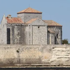 Explore Cruise through the Aquitaine Region from Bordeaux to Royan, along the Gironde Estuary and the Garonne and Dordogne Rivers (port-to-port cruise) for 7 days with CroisiEurope River Cruises and discover unforgettable experiences - Photo 2