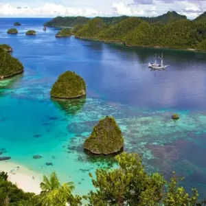 Explore Cruise in the Island Paradise of the Four Rajas for 10 days with DIAMIR Erlebnisreisen and discover unforgettable experiences - Photo 6