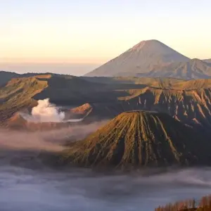 Explore Orangutans, Dragons and Volcanoes for 17 days with DIAMIR Erlebnisreisen and discover unforgettable experiences - Photo 5