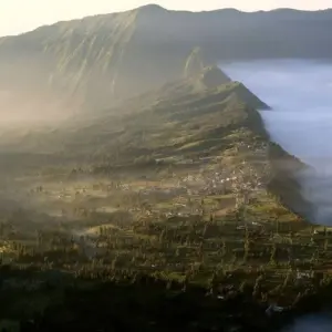 Explore Orangutans, Dragons and Volcanoes for 17 days with DIAMIR Erlebnisreisen and discover unforgettable experiences - Photo 8