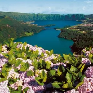 Explore Crater lakes, floral splendor and world cultural heritage (road trip) for 11 days with DERTOUR and discover unforgettable experiences - Photo 2