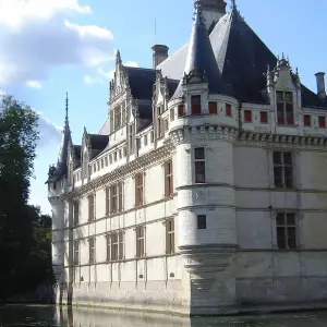 Explore Loire Valley Walking Tour for 7 days with Discover France Adventures and discover unforgettable experiences - Photo 3