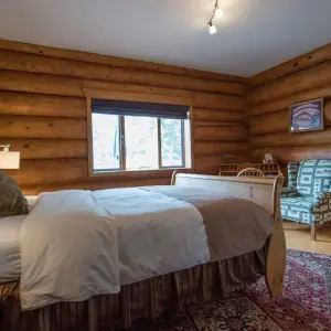 Explore Yukon Deluxe Winter Northern Lights Tour (Start and End in Vancouver) for 4 days with Discover Canada Tours and discover unforgettable experiences - Photo 3