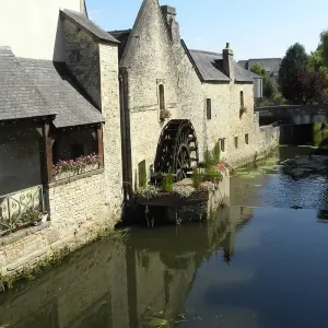 Explore WWII Normandy Tour for 6 days with Discover France Adventures and discover unforgettable experiences - Photo 8