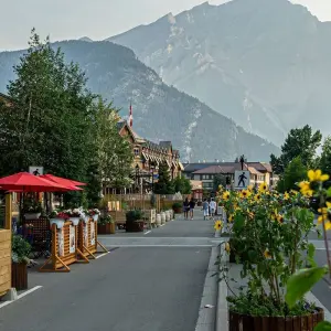 Explore Rockies Western Canada Iconic Sites: 8-Day Tour for 8 days with Discover Canada Tours and discover unforgettable experiences - Photo 4