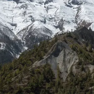 Explore Annapurna Circuit Trek with Tilicho lake for 16 days with Discovery World Trekking and discover unforgettable experiences - Photo 2