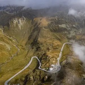 Explore Fall/Spring 5-Country Alpine Tour in a Porsche: Pre-set sat-nav guided for 10 days with EPIKdrives and discover unforgettable experiences - Photo 9