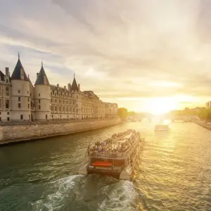 Explore Paris and Versailles for 5 days with Eskapas and discover unforgettable experiences - Photo 10