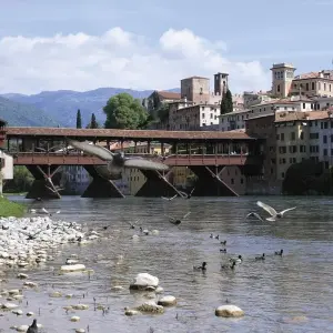 Explore Veneto: the Alps, Prosecco wine, amazing villas and Adriatic Sea for 5 days with Europeando Europa and discover unforgettable experiences - Photo 2