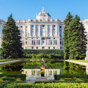 Explore Europe in Depth for 24 days with Europamundo and discover unforgettable experiences - Photo 2