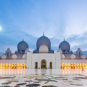 Explore Qatar, Dubai, and the United Arab Emirates for 9 days with Europamundo and discover unforgettable experiences - Photo 4