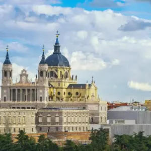 Explore Portugal, Spain, Switzerland and France for 13 days with Europamundo and discover unforgettable experiences - Photo 3