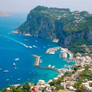 Explore In the heart of Italy and Campania for 11 days with Europamundo and discover unforgettable experiences - Photo 4