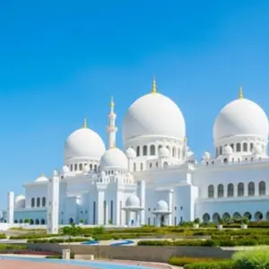 Explore Emirates and Classics of Arabia end Riad for 10 days with Europamundo and discover unforgettable experiences - Photo 5