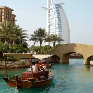 Explore Emirates and Classics of Arabia end Riad for 10 days with Europamundo and discover unforgettable experiences - Photo 8