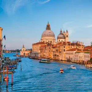 Explore Classic Europe for 14 days with Expat Explore Travel and discover unforgettable experiences - Photo 7