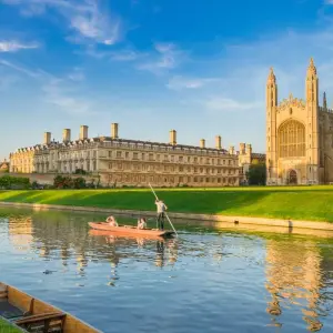 Explore London, the Highlands, and Southern England for 13 days with Europamundo and discover unforgettable experiences - Photo 3