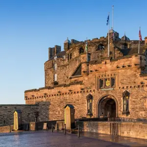 Explore London, the Highlands, and Southern England for 13 days with Europamundo and discover unforgettable experiences - Photo 5