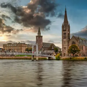 Explore London, the Highlands, and Southern England for 13 days with Europamundo and discover unforgettable experiences - Photo 6