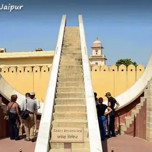 Explore Luxury Golden Triangle Tour with Udaipur & Varanasi for 10 days with GeTS Holidays and discover unforgettable experiences - Photo 7