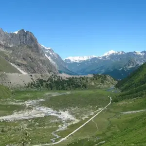 Explore Tour du Mont Blanc 8 Days Self-Guided for 8 days with Grand Angle  and discover unforgettable experiences - Photo 10