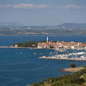 Explore Emerald Tour of Slovenia for 8 days with Helia Travel Agency and discover unforgettable experiences - Photo 5