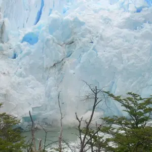 Explore Combined Argentina with Falls, Lakes and Glaciers in 15 Days for 15 days with Qwerty Travel Argentina and discover unforgettable experiences - Photo 4