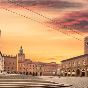 Explore 6-Day Venice, Garda & Romantic Northern Italy Small-Group Tour from Rome for 6 days with Rabbie’s Small Group Tours and discover unforgettable experiences - Photo 2