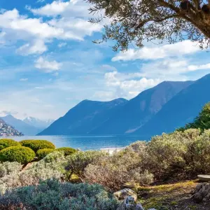 Explore 6-Day The Italian Lakes & Swiss Alps Explorer Small-Group Tour from Milan for 6 days with Rabbie’s Small Group Tours and discover unforgettable experiences - Photo 4