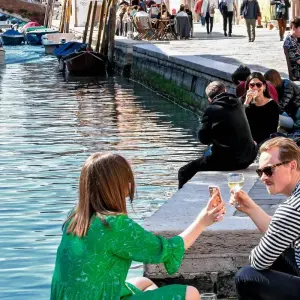 Explore 6-Day Venice, Garda & Romantic Northern Italy Small-Group Tour from Rome for 6 days with Rabbie’s Small Group Tours and discover unforgettable experiences - Photo 3