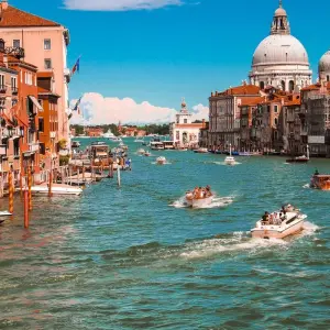 Explore 6-Day Venice, Garda & Romantic Northern Italy Small-Group Tour from Rome for 6 days with Rabbie’s Small Group Tours and discover unforgettable experiences - Photo 11