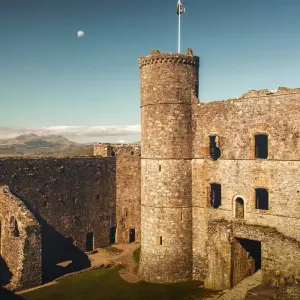 Explore Discover Wales 5-Day Small-Group Tour from London for 5 days with Rabbie's Tours and discover unforgettable experiences - Photo 4