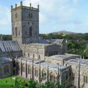 Explore 3-Day Mountains & Coasts of South Wales Small-Group Tour from Bristol for 3 days with Rabbie's Tours and discover unforgettable experiences - Photo 3