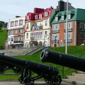 Explore MAGICAL CANADA IN 4 DAYS: WATERFALLS, ISLANDS & OLD-WORLD CHARM for 4 days with Receptivo Aborigen Tours and discover unforgettable experiences - Photo 4