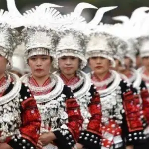 Explore 12 Days China Discover the Pearl of the Orient with family  (private guide & driver） for 12 days with UME Travel Co. Ltd and discover unforgettable experiences - Photo 6