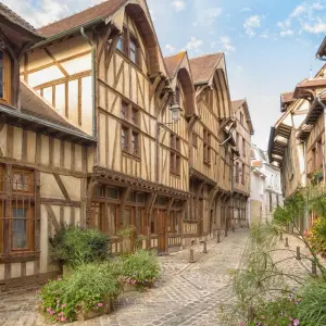 Explore Paris to Nice Through Vineyards and Mountains for 12 days with Blue-Roads Touring and discover unforgettable experiences - Photo 3