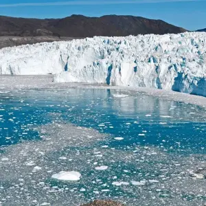 Explore Summer in the ice for 8 days with DERTOUR and discover unforgettable experiences - Photo 2