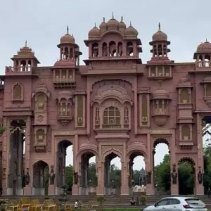 Explore 7-Day Private Luxury Golden Triangle With Spiritual Varanasi Tour for 7 days with India Golden Triangle Tours  and discover unforgettable experiences - Photo 10