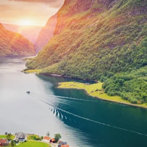 Explore Travel package Havila Voyages (2 destinations) for 3 days with DERTOUR and discover unforgettable experiences - Photo 3