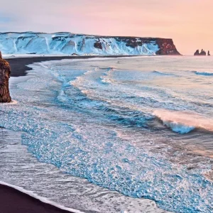 Explore A Flying Visit to Southern Iceland for 6 days with DERTOUR and discover unforgettable experiences - Photo 2