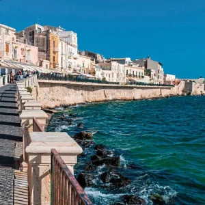 Explore Temples, Charming Landscapes and the Atna for 8 days with DERTOUR and discover unforgettable experiences - Photo 5