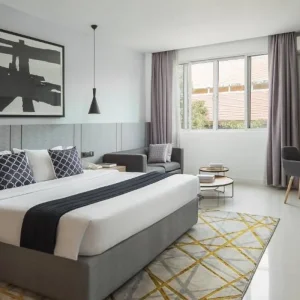 Explore Small Group Tour & Swimming - Cambodia (incl. Flight) - temples, Landscapes & Swimming for 14 days with Bavaria Fernreisen and discover unforgettable experiences - Photo 2