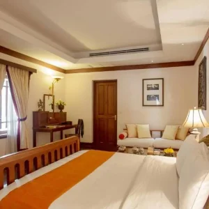 Explore Superior - Private Tour & Swimming Cambodia (incl. Flight) - Temples, Landscapes & Swimming for 14 days with Bavaria Fernreisen and discover unforgettable experiences - Photo 3