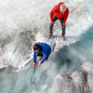 Explore 6-Day Canadian Rockies Tour with Rocky Mountaineer Rail Experience from Calgary  – Limited-Time Free Columbia Icefield Adventure pass for 6 days with Tourland and discover unforgettable experiences - Photo 3