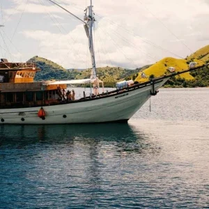 Explore Komodo & Flores Sail for 6 days with Contiki and discover unforgettable experiences - Photo 2