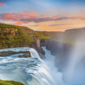 Explore South West Iceland in vacation homes for 8 days with DERTOUR and discover unforgettable experiences - Photo 2