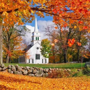 Explore Fall Colours of New England for 10 days with Costsaver and discover unforgettable experiences - Photo 2