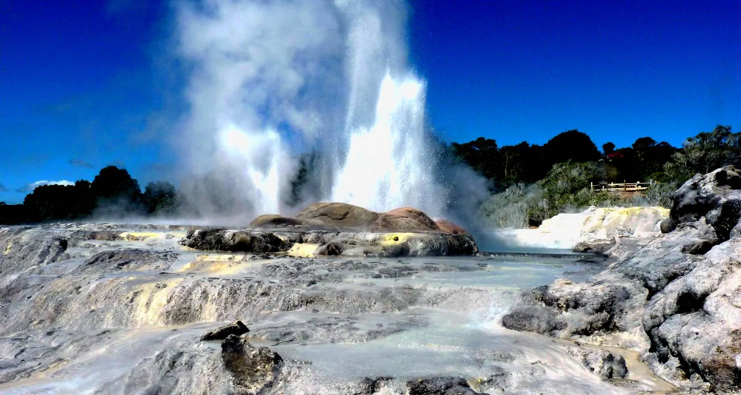 Explore New Zealand Magic (2026/2027, Best Buys) for 17 days with AAT Kings and discover unforgettable experiences - Photo 2