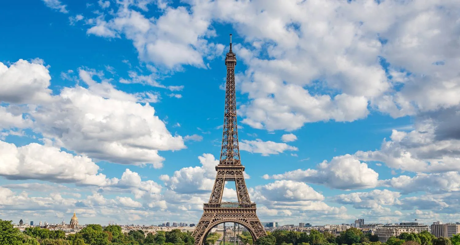 Explore Magnificent Europe with Paris Budapest → Paris (2026) for 18 days with APT and discover unforgettable experiences - Photo 2